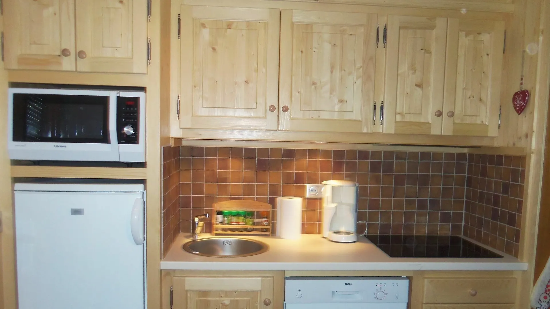 Cozy, 1-Bedroom Apartment With Spectacular Mountain Views And A Balcon Morzine