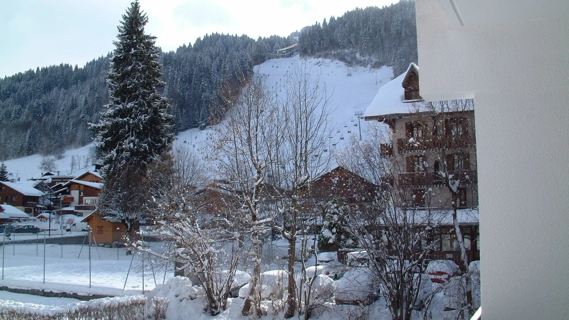 Cozy, 1-Bedroom Apartment With Spectacular Mountain Views And A Balcon Morzine France